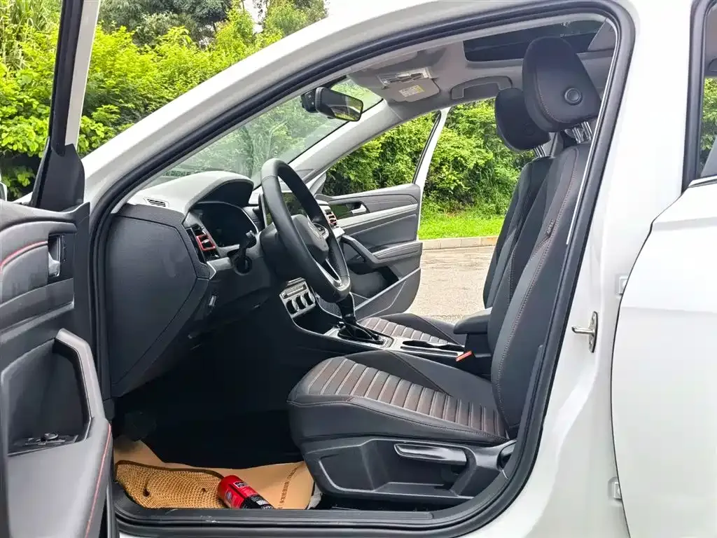 Volkswagen Lavida — фото 3