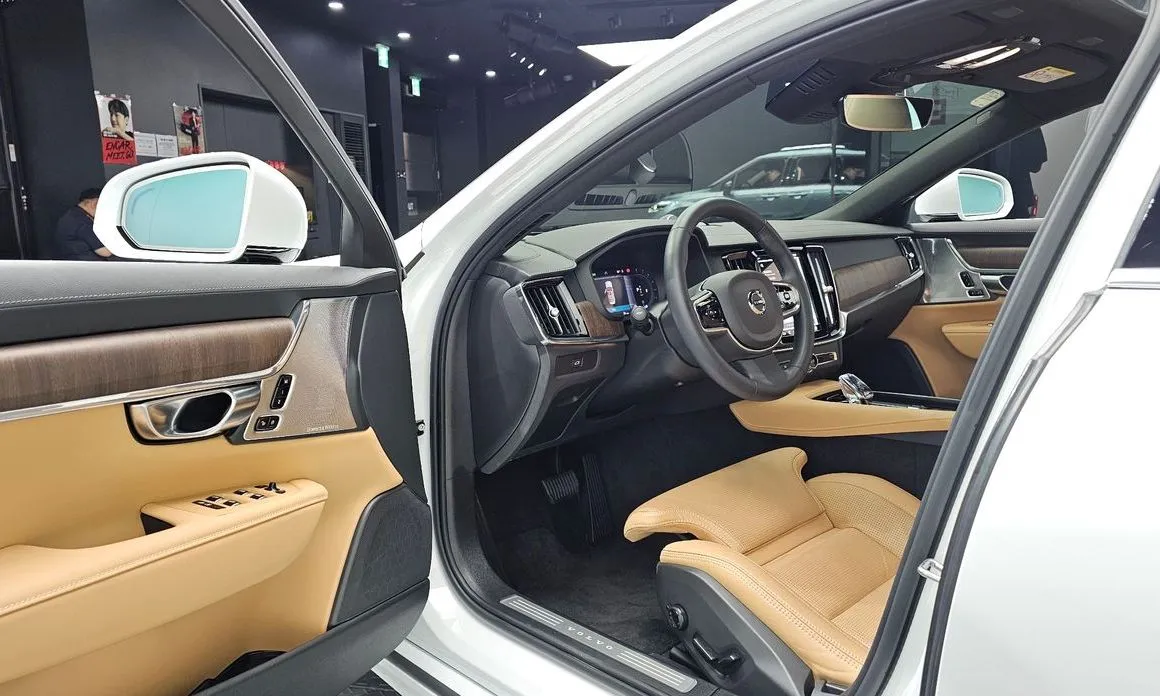 Volvo S90 2024 из KR, фото 6