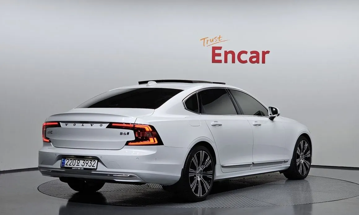 Volvo S90 2024 из KR, фото 2