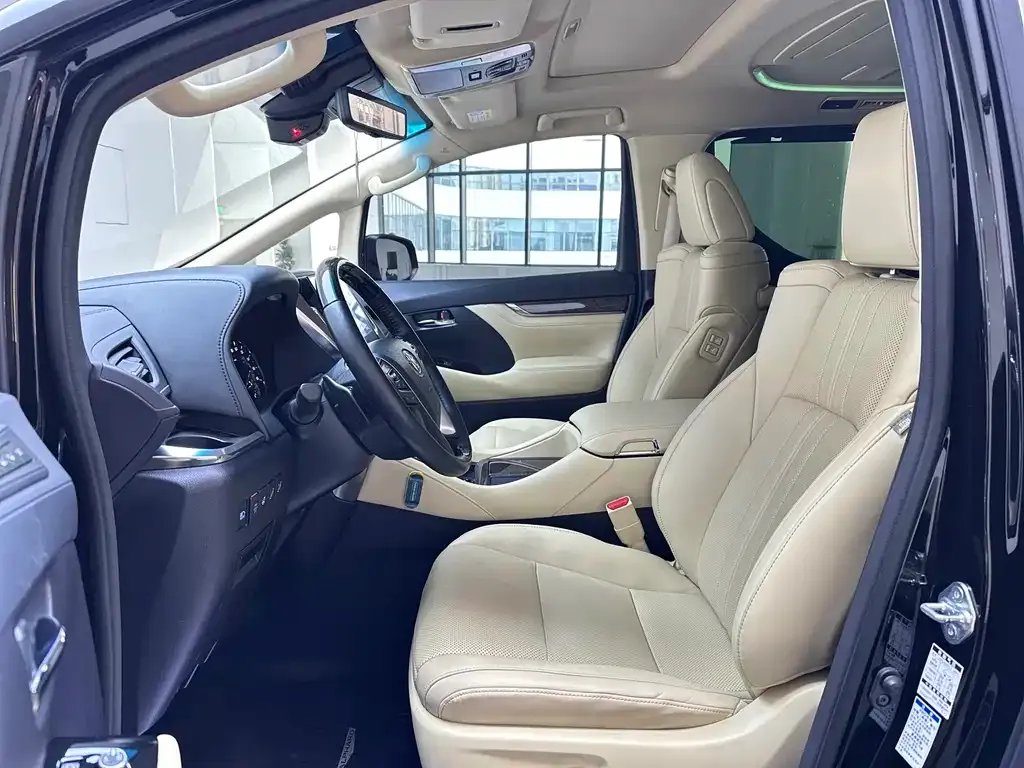 Toyota Alphard — фото 3