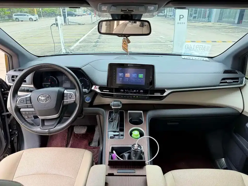 Toyota Sienna 2023 из CN, фото 7