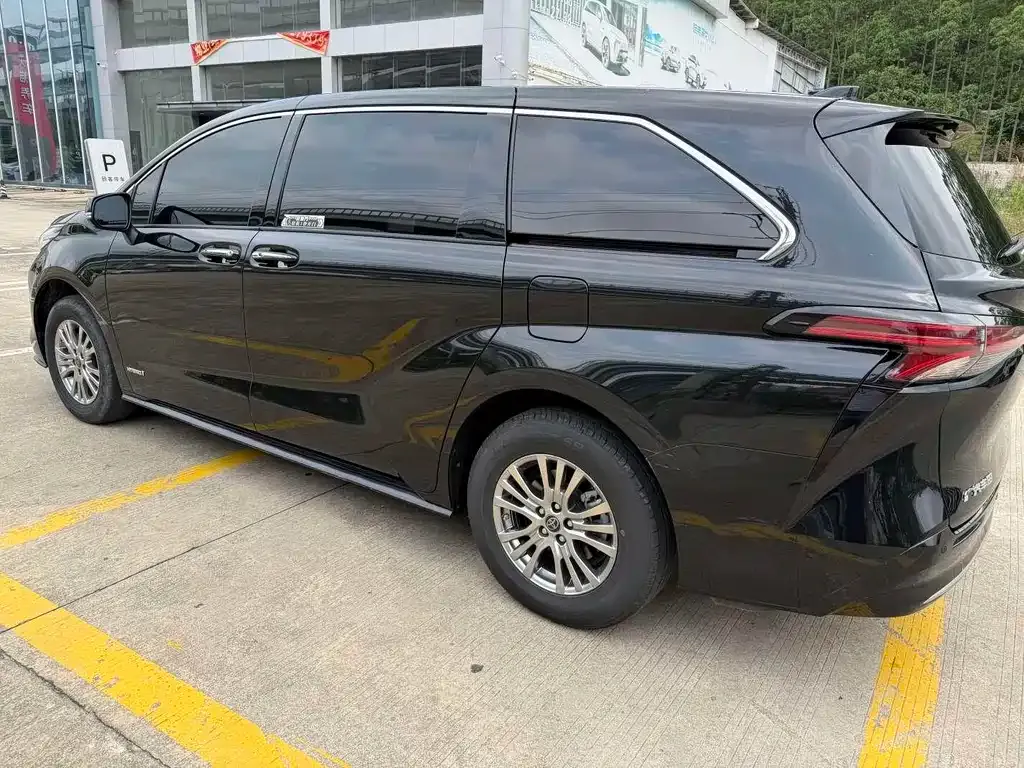 Toyota Sienna 2023 из CN, фото 6