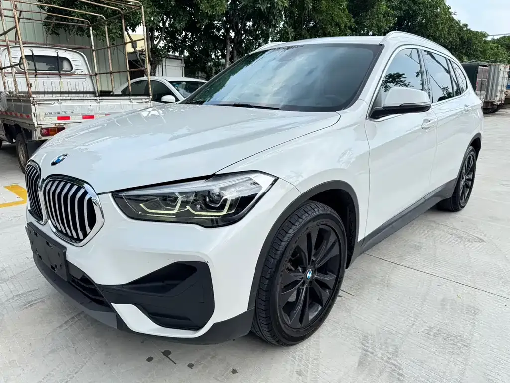 BMW X1 — фото 1