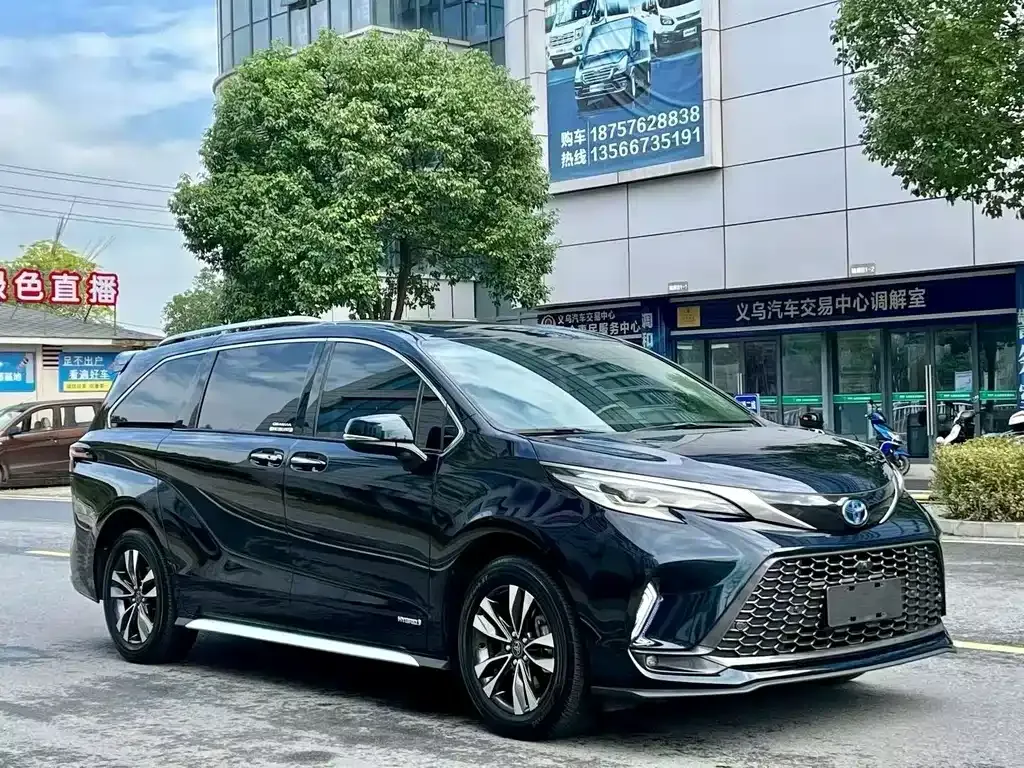Toyota Granvia — фото 7