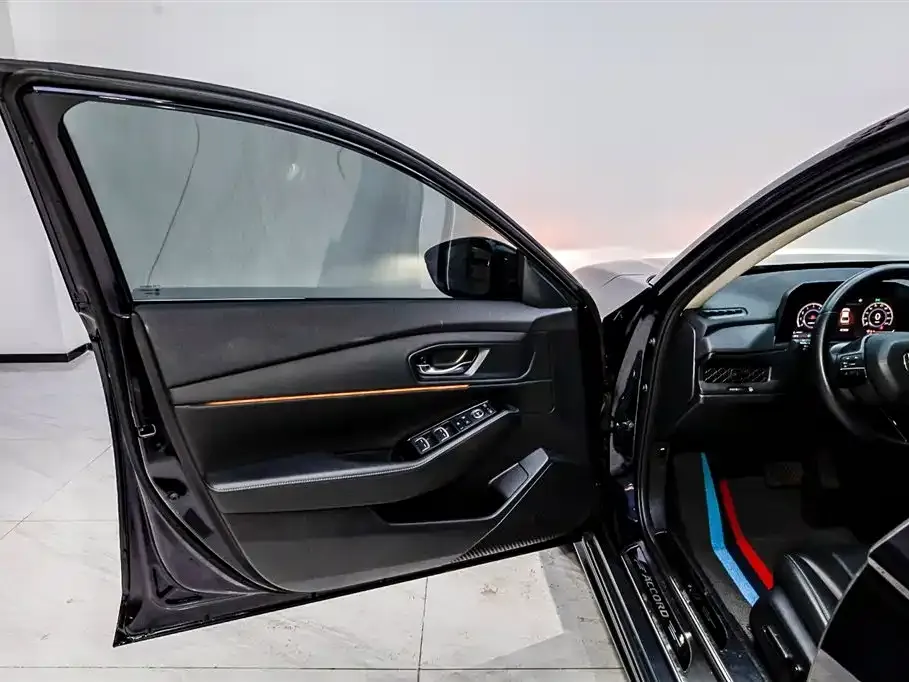 Honda Accord — фото 10