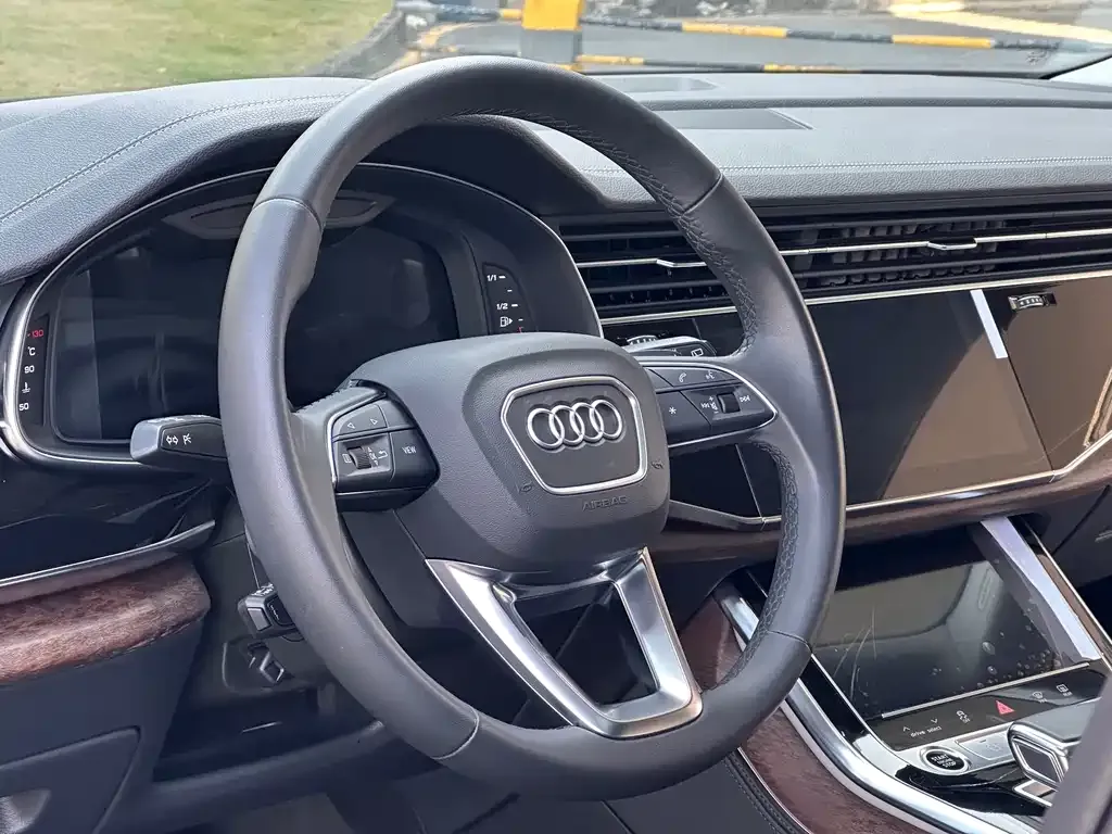 Audi Q7 — фото 5
