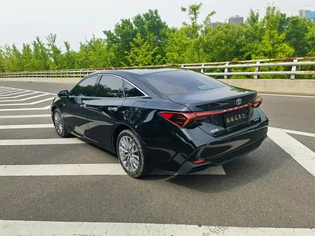 Toyota Avalon — фото 5