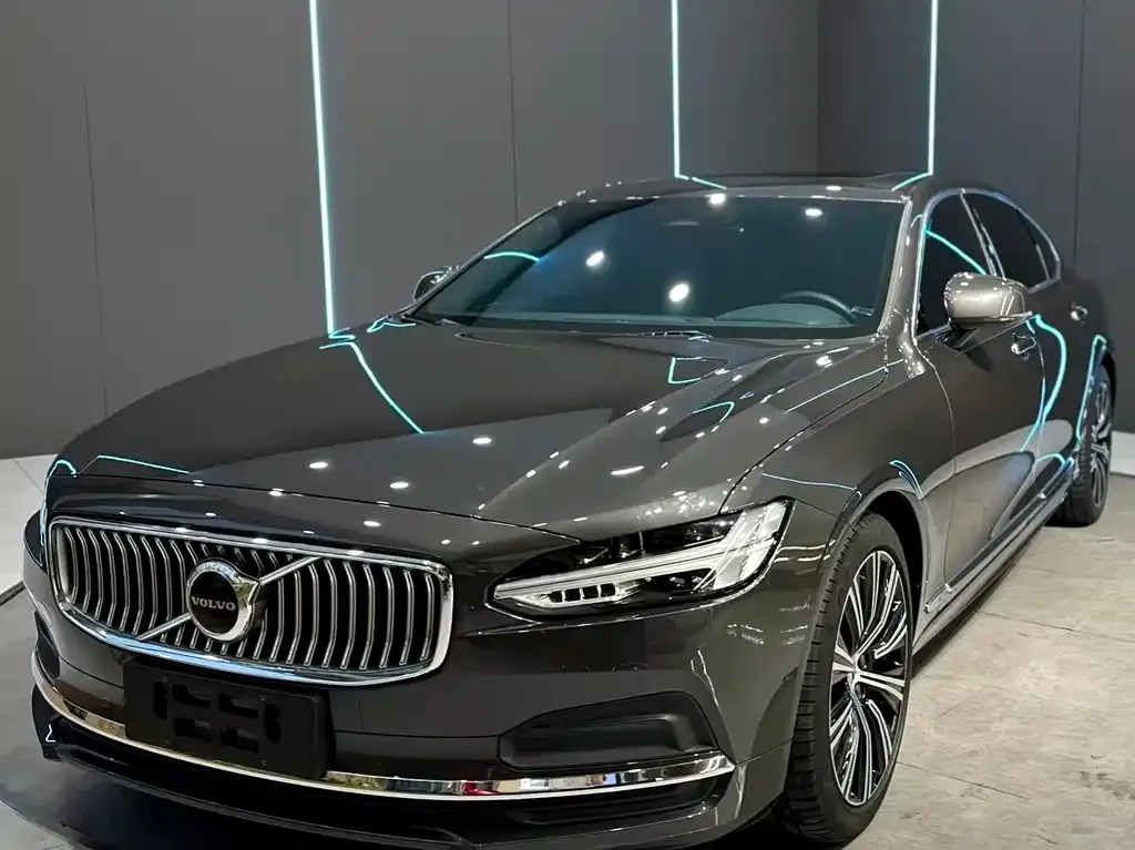 Volvo S90 — фото 1