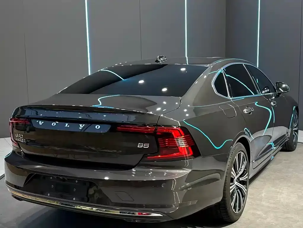 Volvo S90 — фото 4