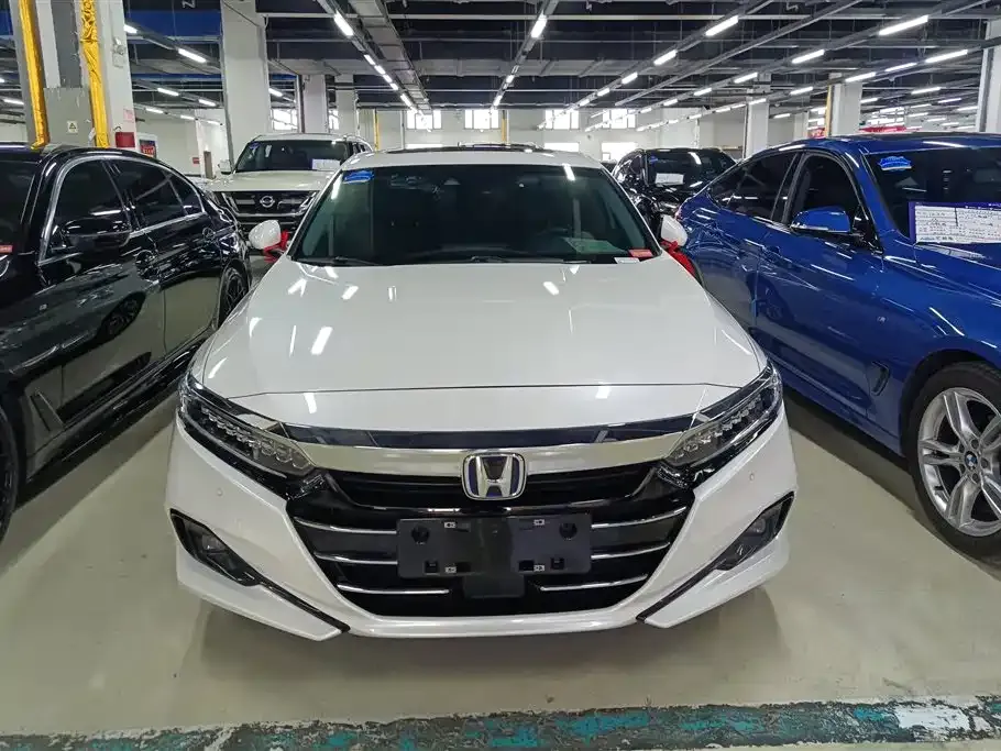Honda Accord — фото 10