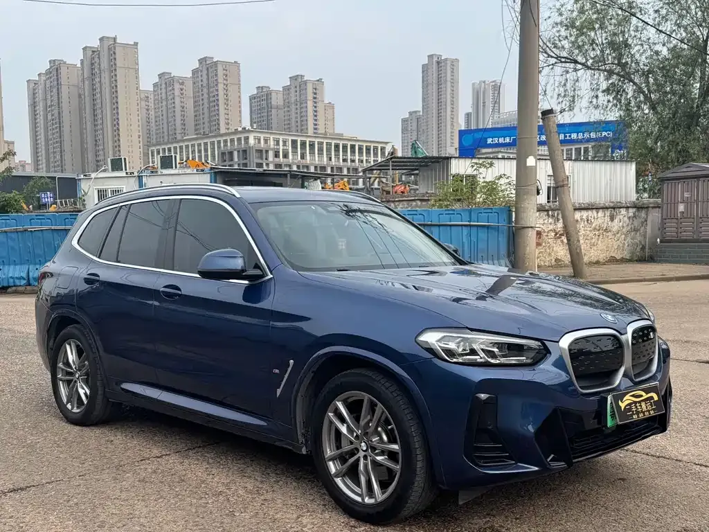BMW iX3 — фото 6