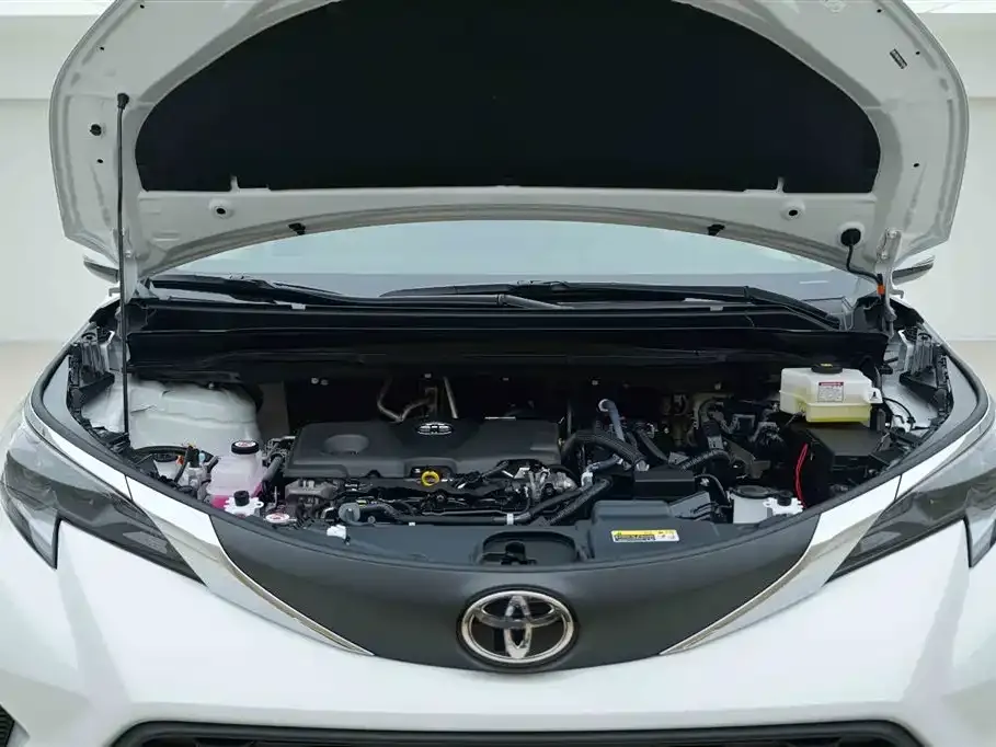 Toyota Granvia — фото 8