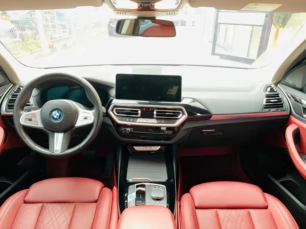 BMW iX3 — фото 3