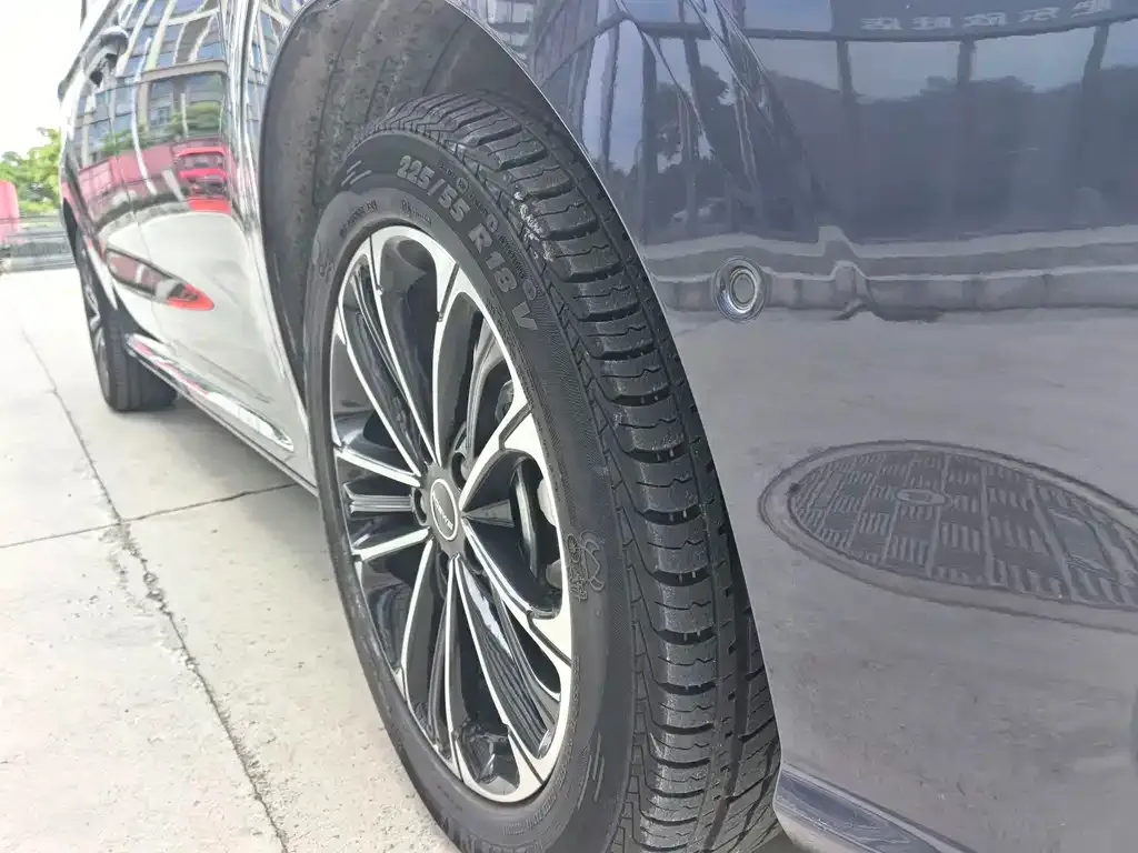 Roewe iMAX8 — фото 3