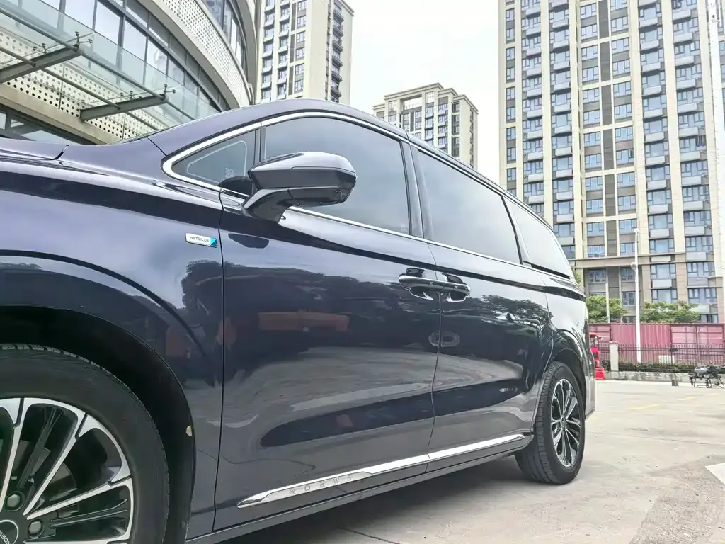 Roewe iMAX8 — фото 8