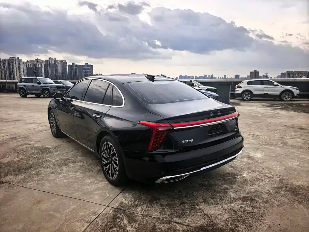 Hongqi H5 — фото 9