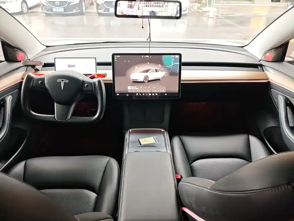 Tesla Model 3 — фото 4
