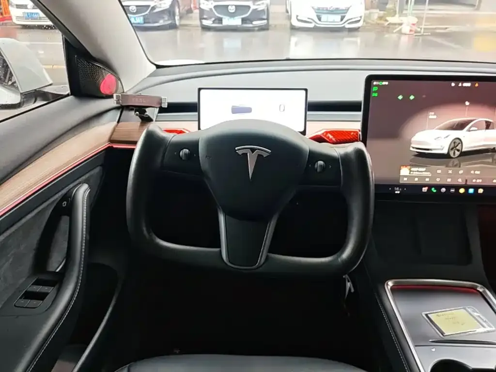 Tesla Model 3 — фото 6