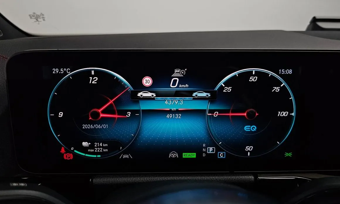 Mercedes-Benz EQA 2022 из KR, фото 2