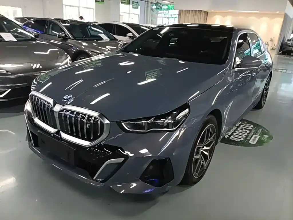 BMW i5
