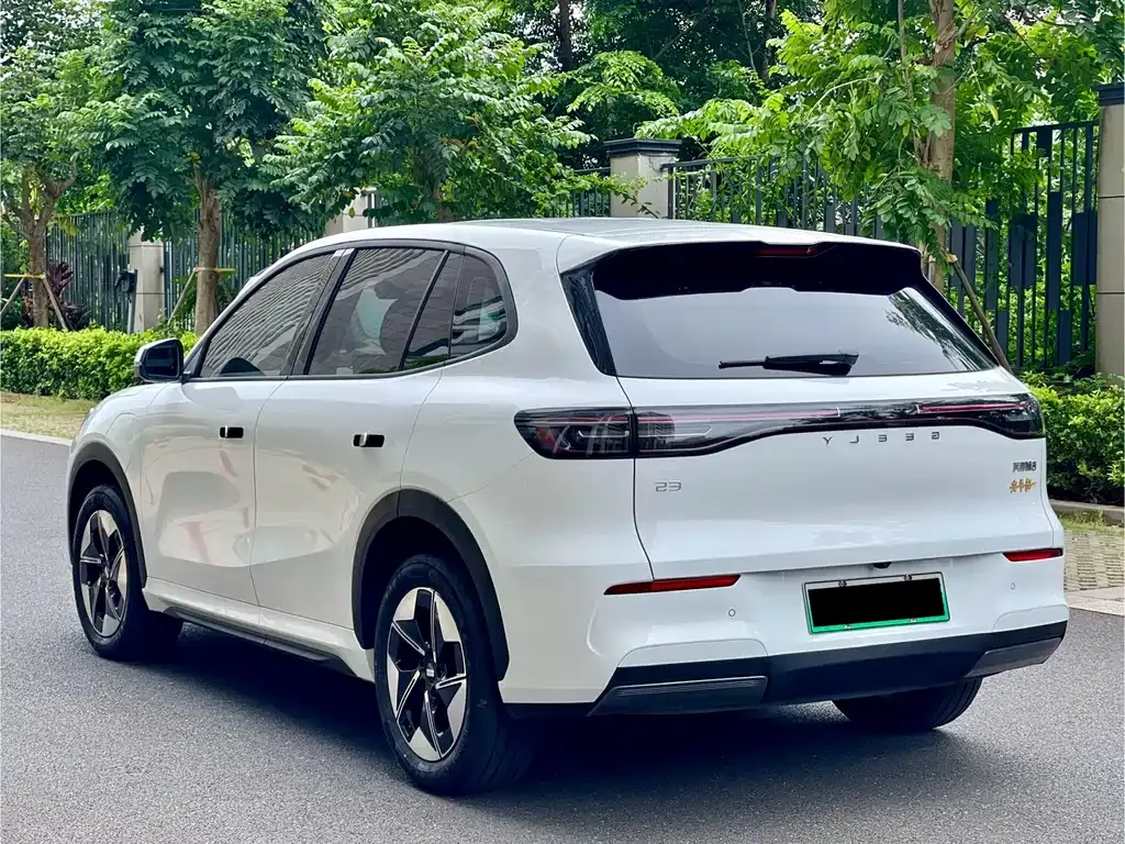 Geely Galaxy E5 — фото 10