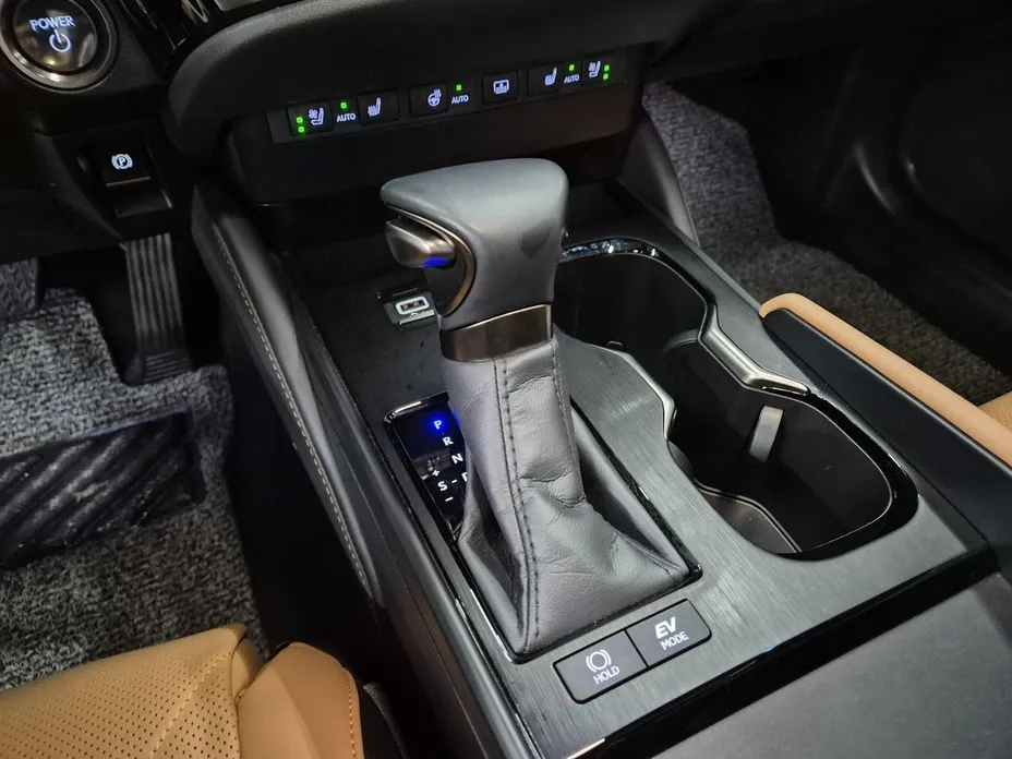 Lexus ES 2025 из KR, фото 2