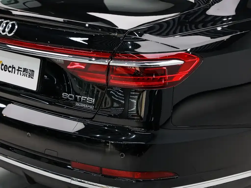 Audi A8 — фото 10