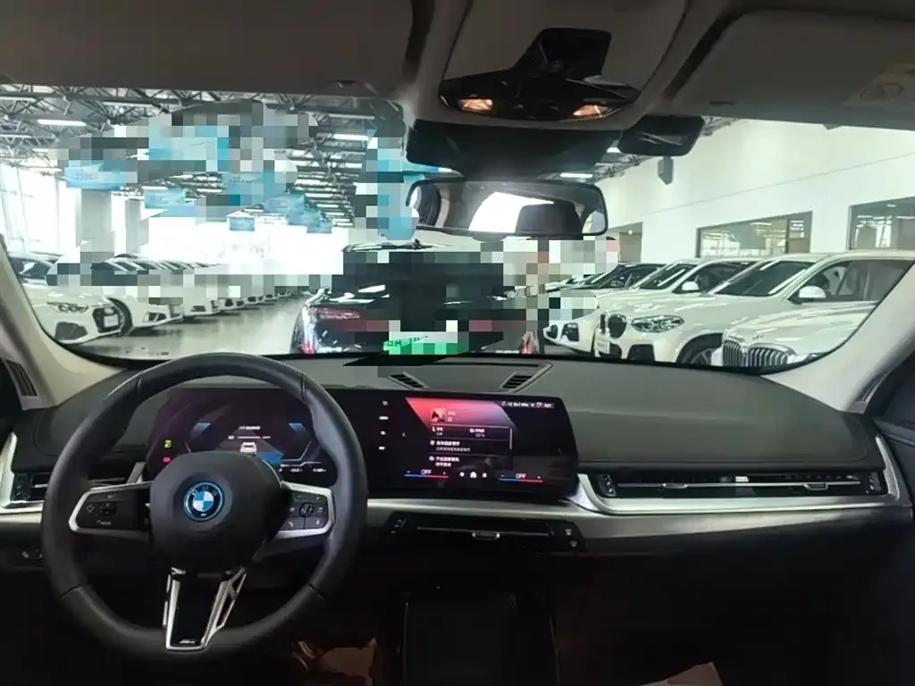 BMW iX1 2024 из CN, фото 7