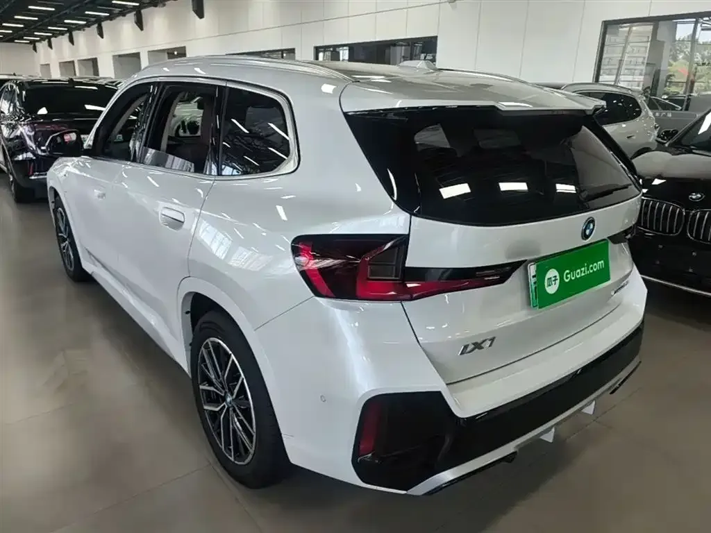 BMW iX1 2024 из CN, фото 5