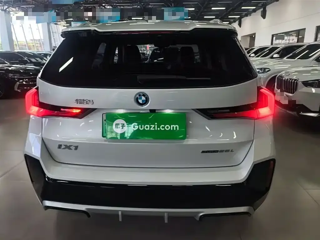 BMW iX1 2024 из CN, фото 3