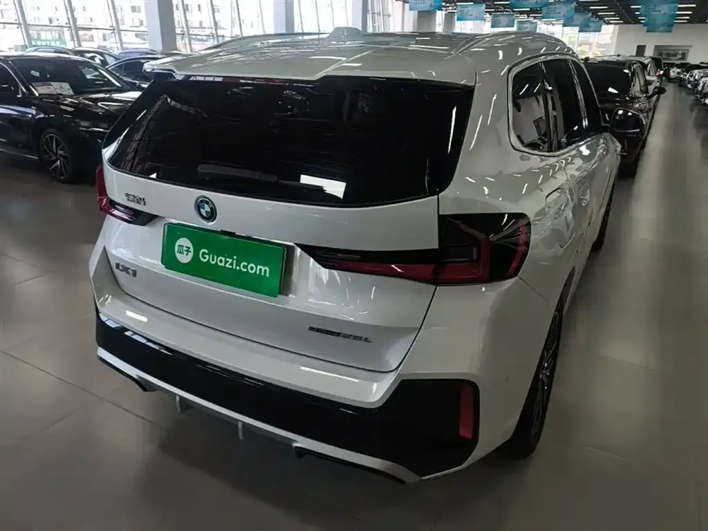 BMW iX1 2024 из CN, фото 8