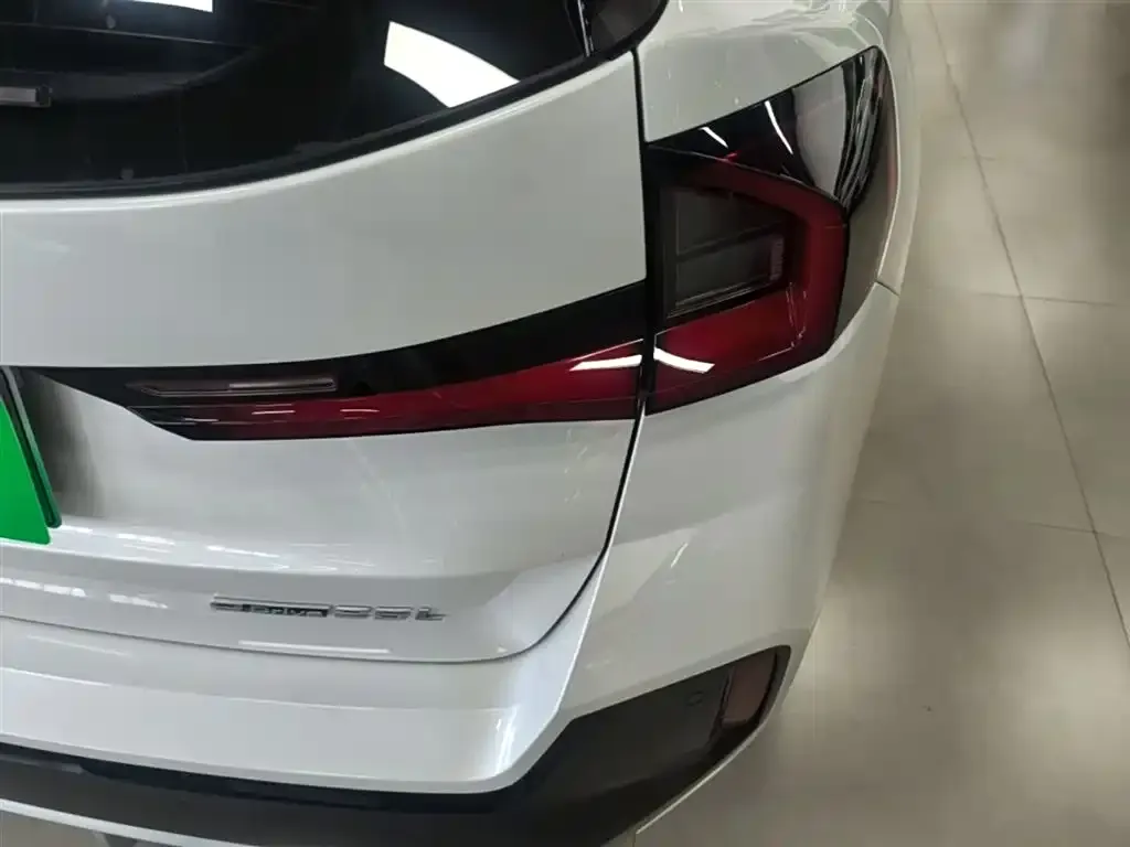 BMW iX1 2024 из CN, фото 2