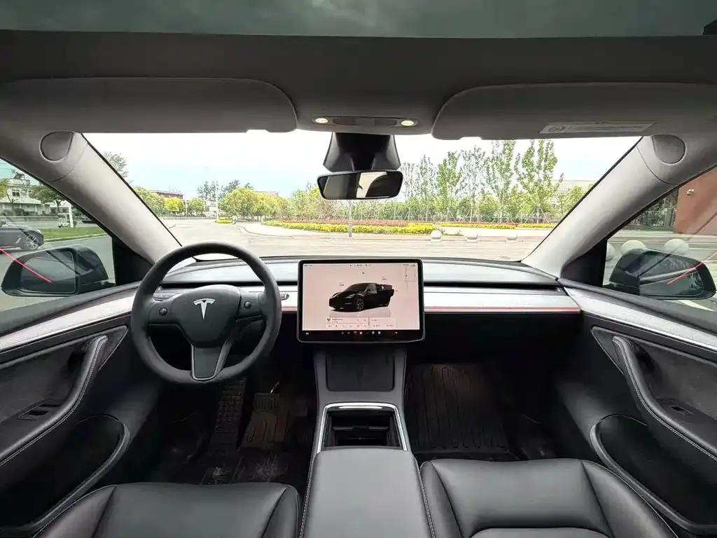 Tesla Model Y — фото 2