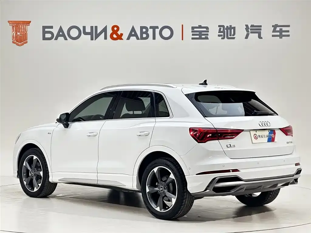 Audi Q3 — фото 8