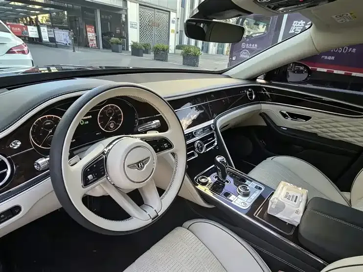 Bentley Flying Spur PHEV 2022 из CN, фото 3