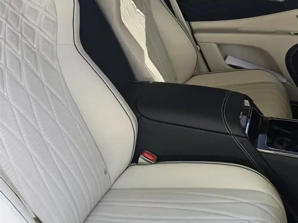 Bentley Flying Spur PHEV 2022 из CN, фото 5