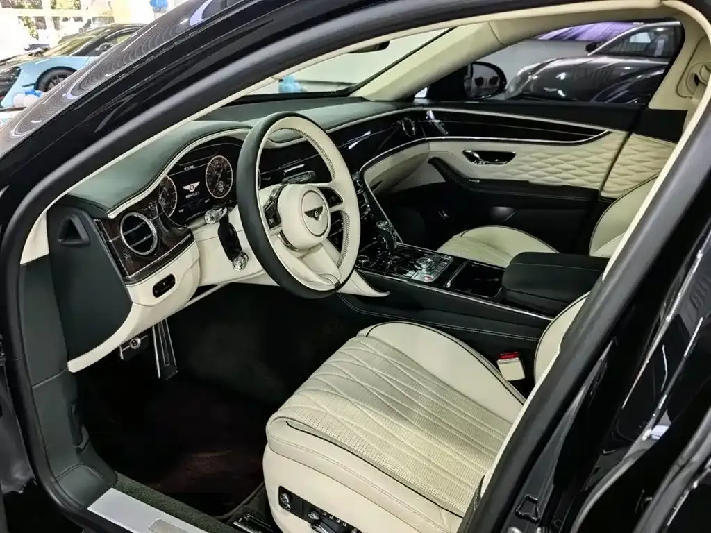 Bentley Flying Spur PHEV 2022 из CN, фото 7