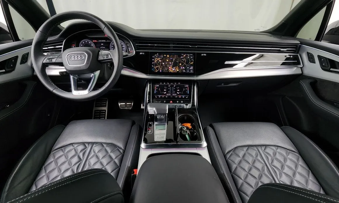 Audi Q7 2022 из KR, фото 10
