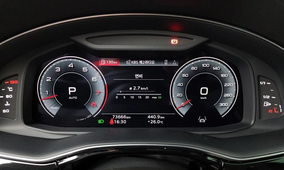 Audi Q7 2022 из KR, фото 2