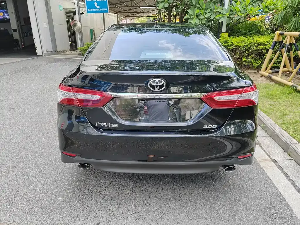 Toyota Camry — фото 8