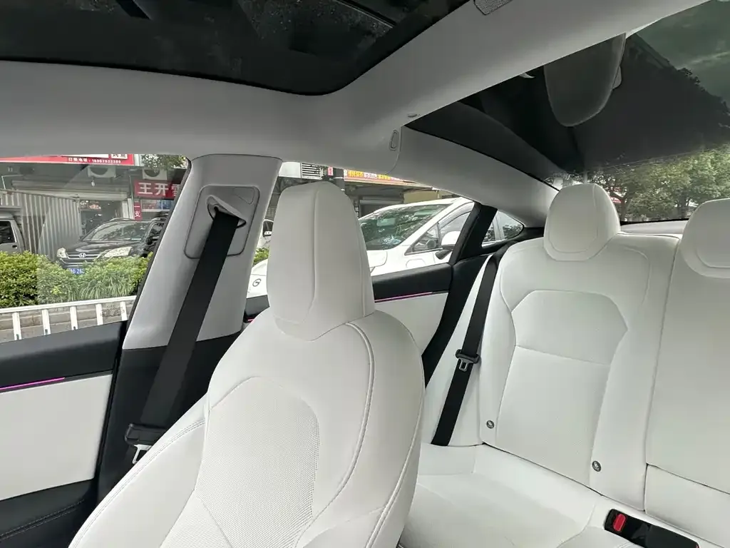 Tesla Model 3 — фото 5