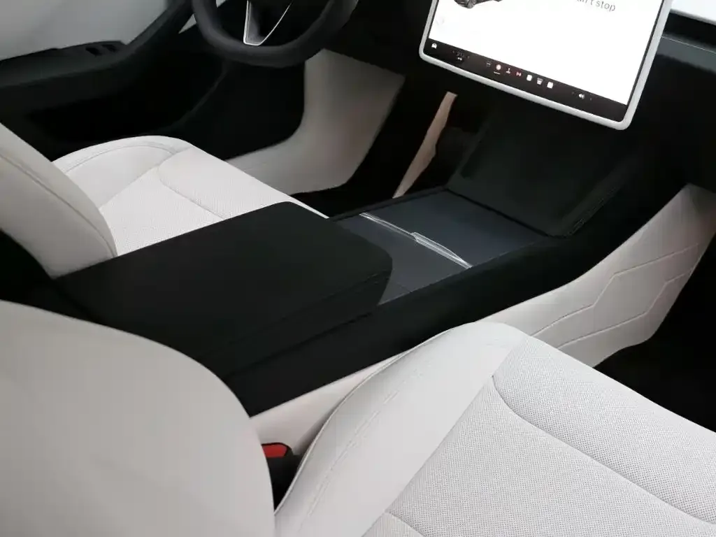 Tesla Model 3 — фото 3