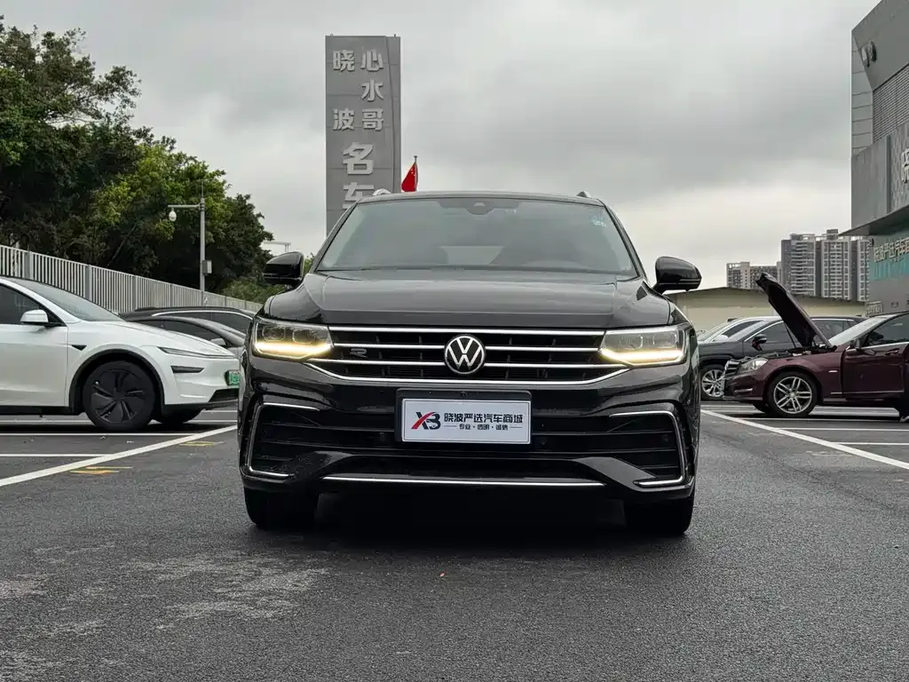Volkswagen Tiguan L — фото 5