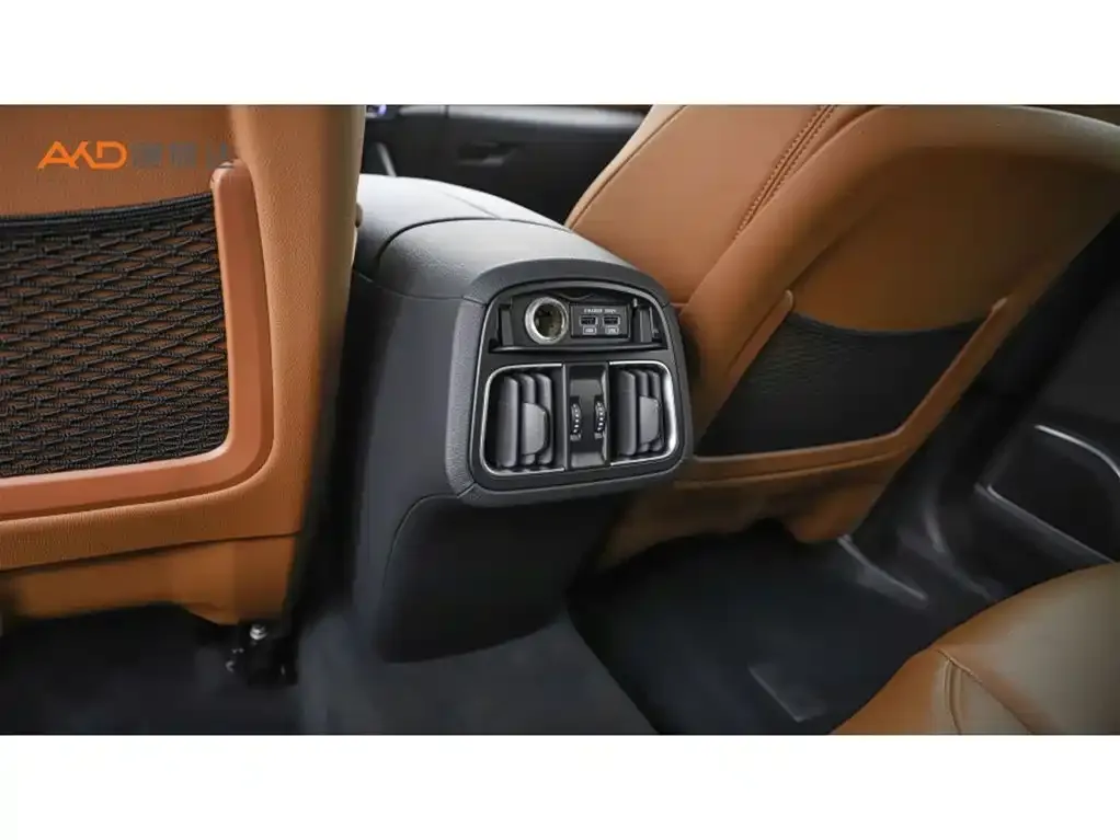Maserati Levante 2024 из CN, фото 9