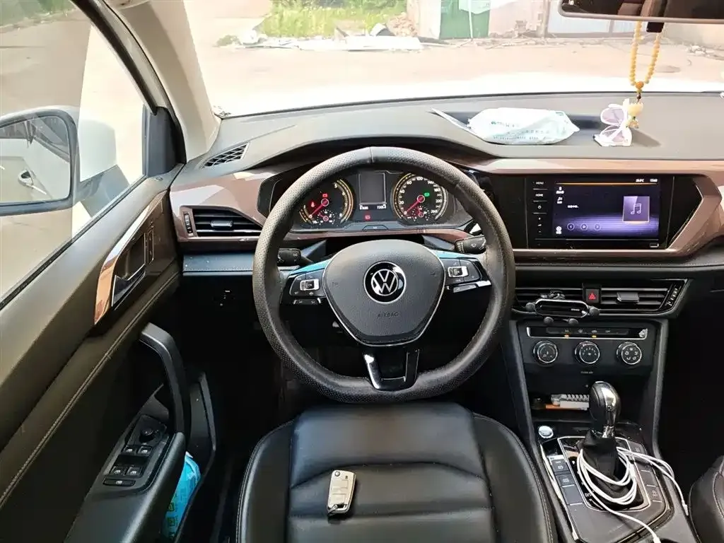 Volkswagen Tharu — фото 4