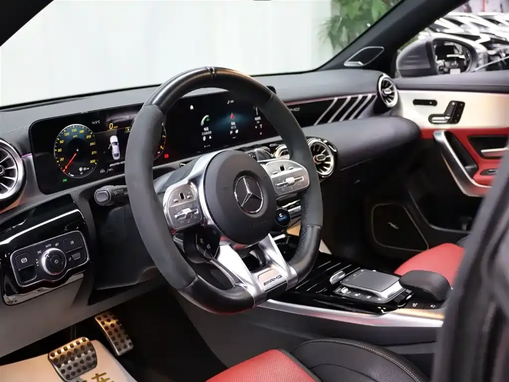 Mercedes-Benz CLA AMG — фото 9