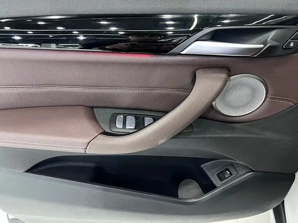 BMW X1 — фото 10
