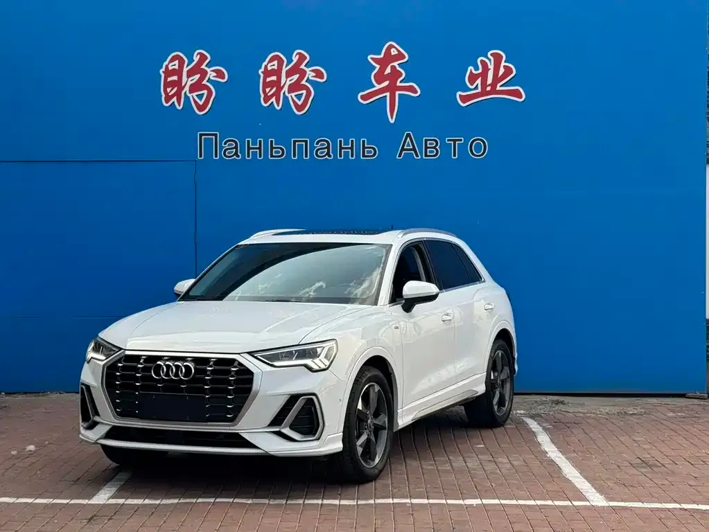 Audi Q3 — фото 1