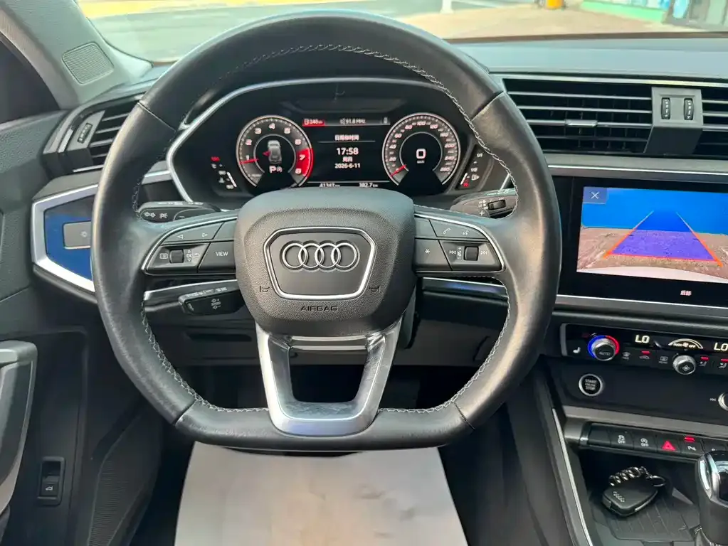 Audi Q3 — фото 4