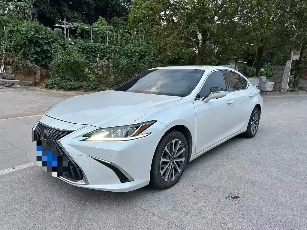 Lexus ES 2023 из CN, фото 1